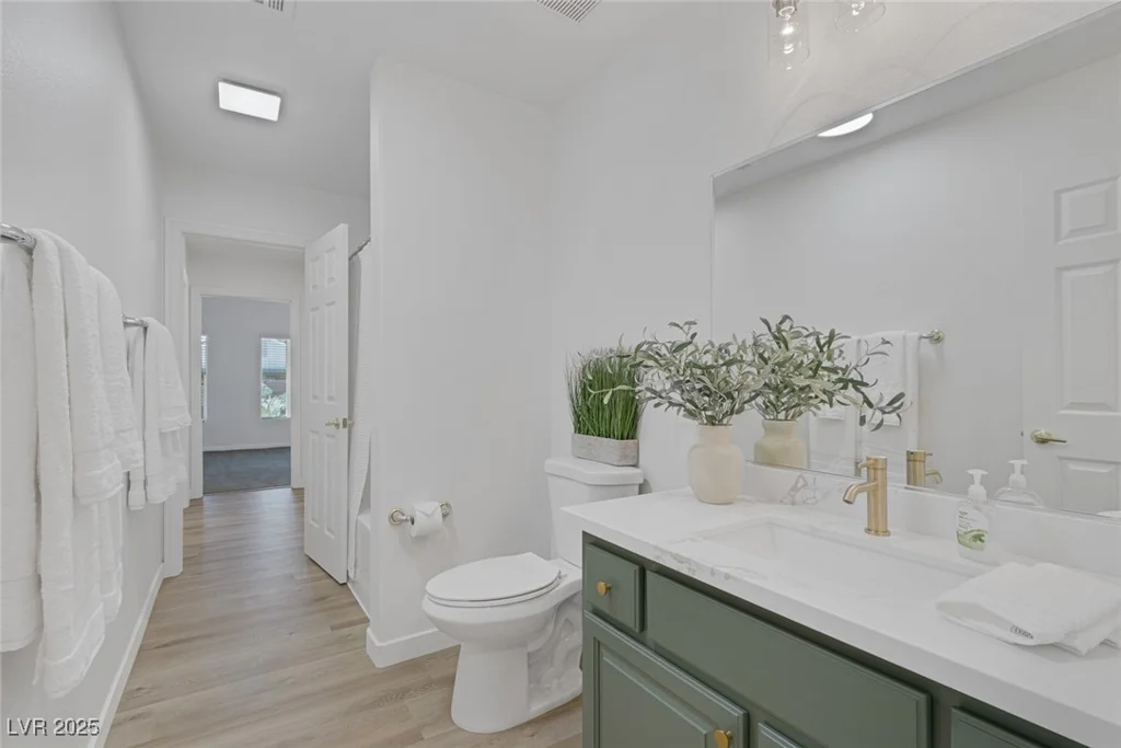 4369 Meadowlark Wing, North Las Vegas, NV 89084