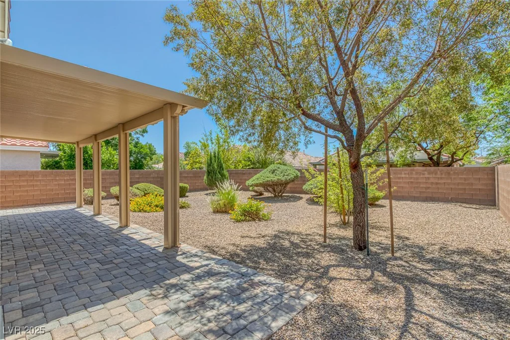 4369 Meadowlark Wing, North Las Vegas, NV 89084