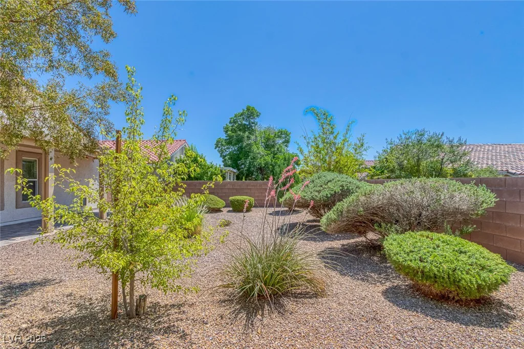 4369 Meadowlark Wing, North Las Vegas, NV 89084
