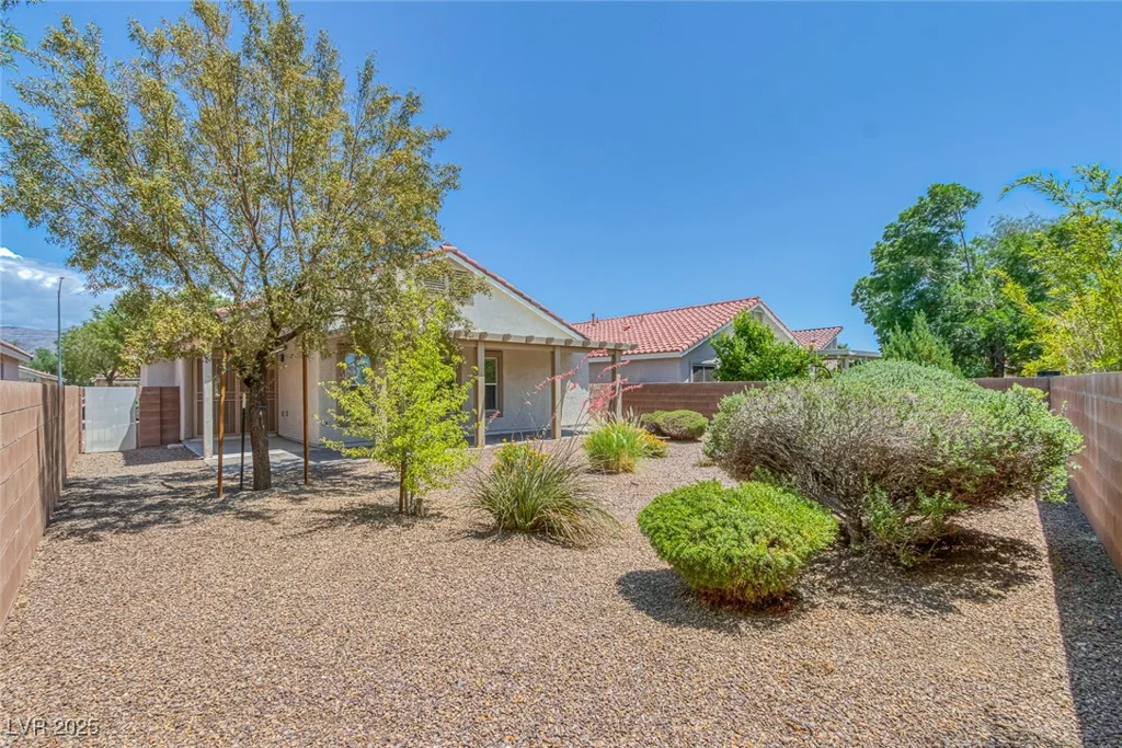 4369 Meadowlark Wing, North Las Vegas, NV 89084