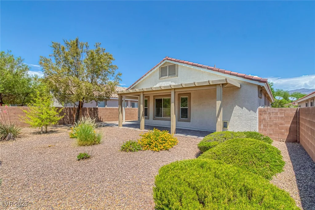 4369 Meadowlark Wing, North Las Vegas, NV 89084
