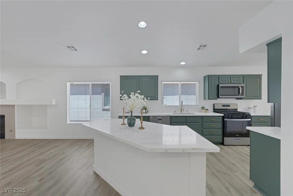 4369 Meadowlark Wing, North Las Vegas, NV 89084