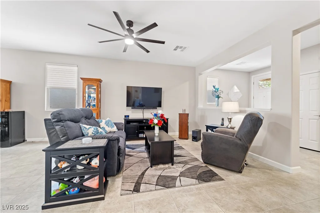 9288 Valley Betica, Las Vegas, NV 89148