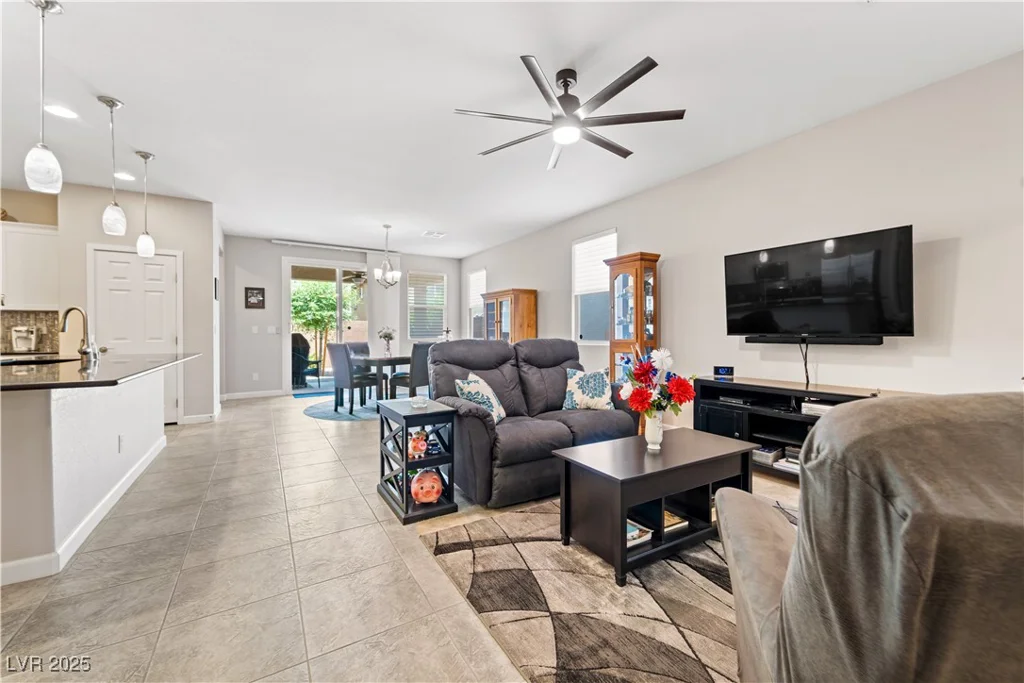 9288 Valley Betica, Las Vegas, NV 89148