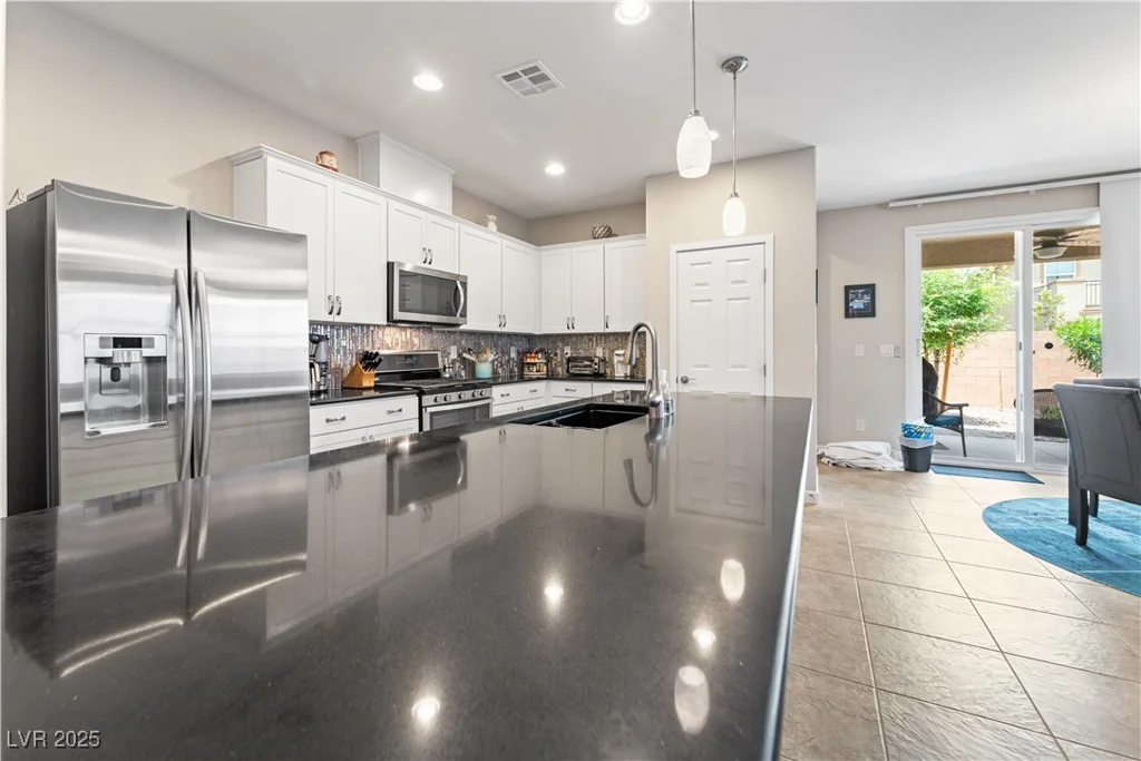 9288 Valley Betica, Las Vegas, NV 89148