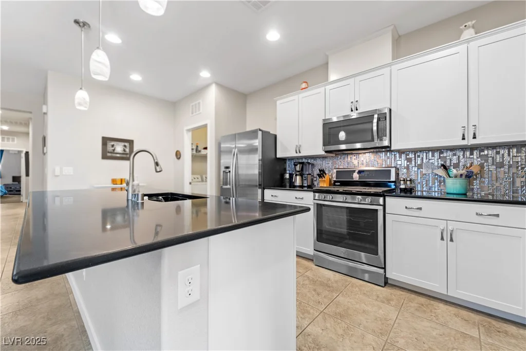9288 Valley Betica, Las Vegas, NV 89148