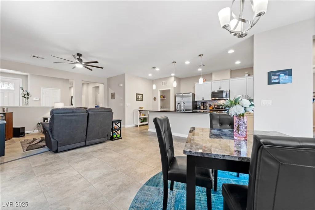 9288 Valley Betica, Las Vegas, NV 89148