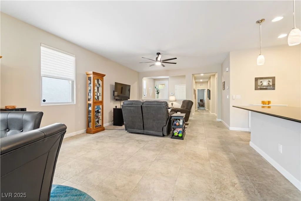 9288 Valley Betica, Las Vegas, NV 89148