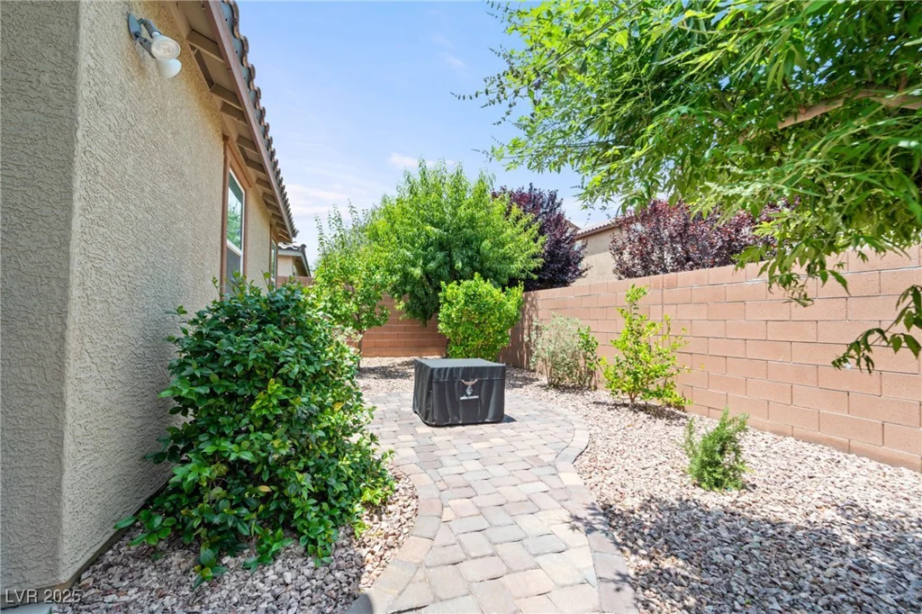 9288 Valley Betica, Las Vegas, NV 89148