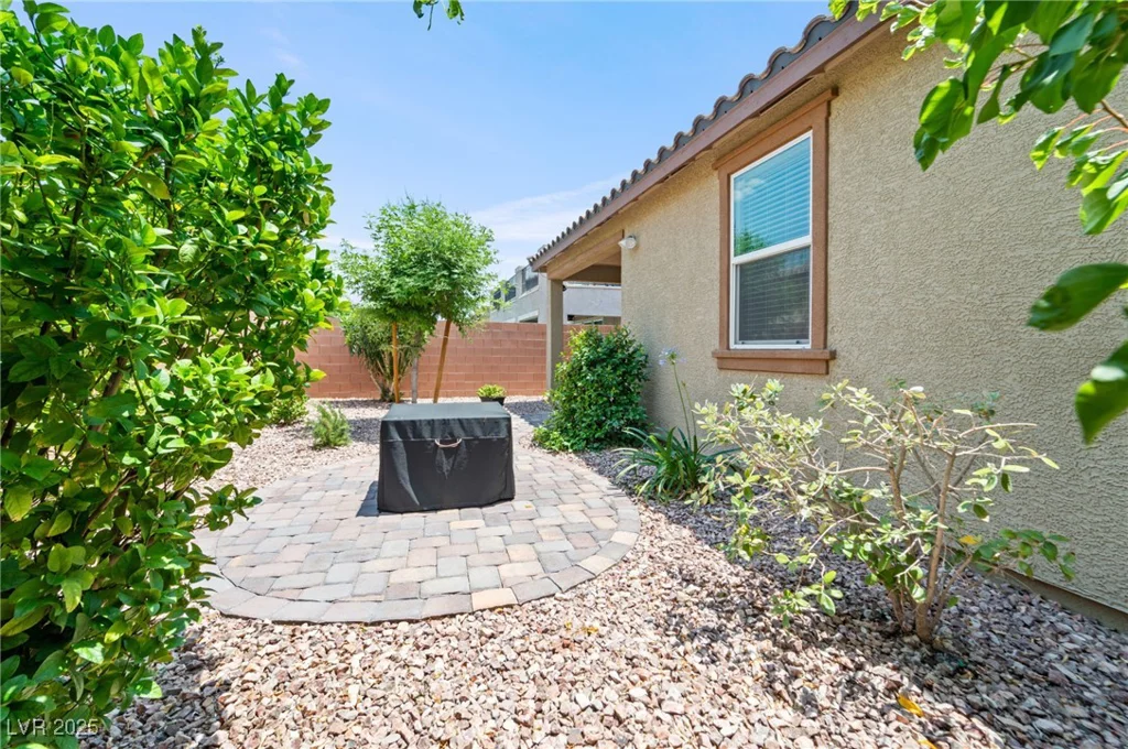 9288 Valley Betica, Las Vegas, NV 89148