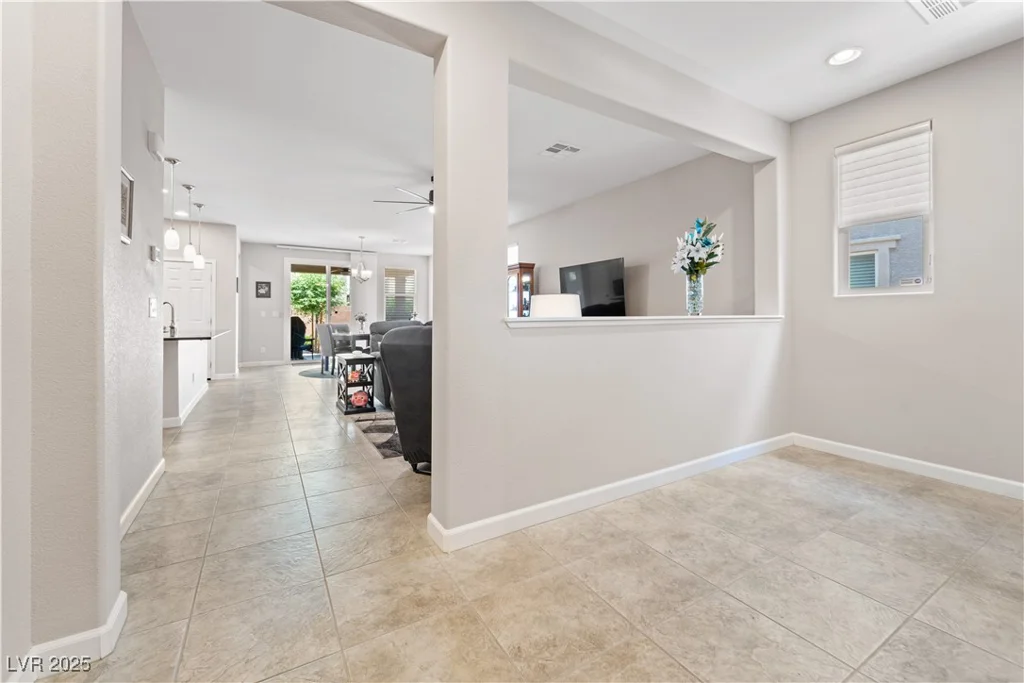 9288 Valley Betica, Las Vegas, NV 89148