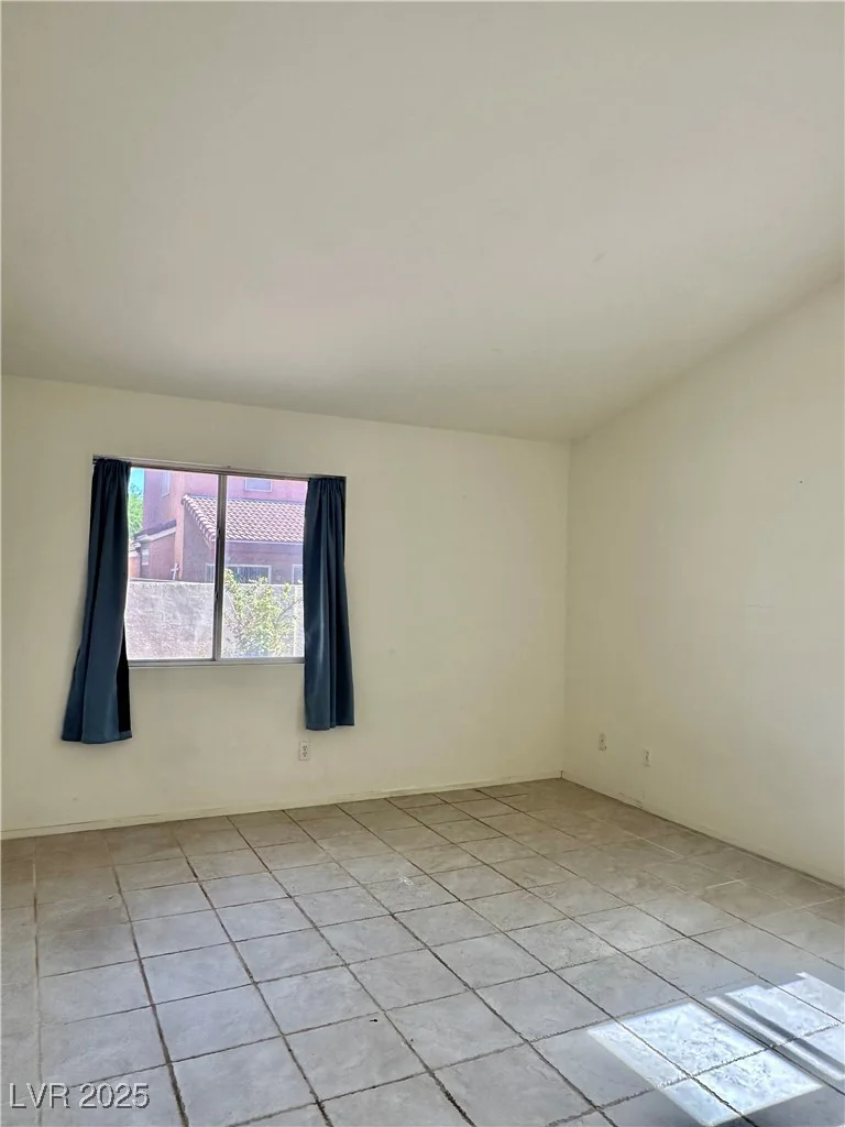 8900 Big Bear Pines, Las Vegas, NV 89143