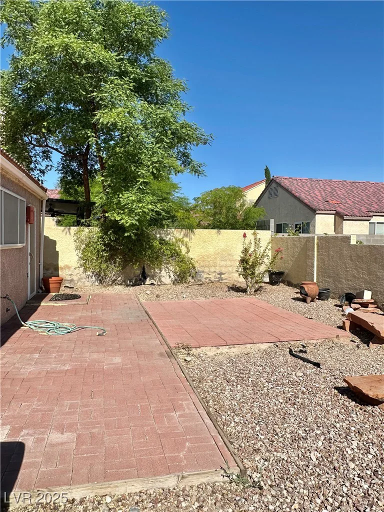 8900 Big Bear Pines, Las Vegas, NV 89143