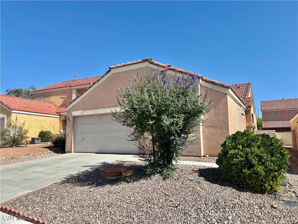 8900 Big Bear Pines, Las Vegas, NV 89143