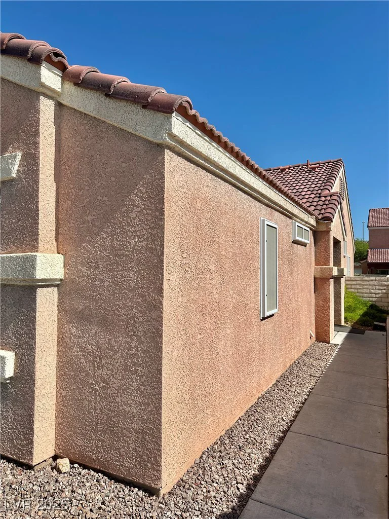 8900 Big Bear Pines, Las Vegas, NV 89143