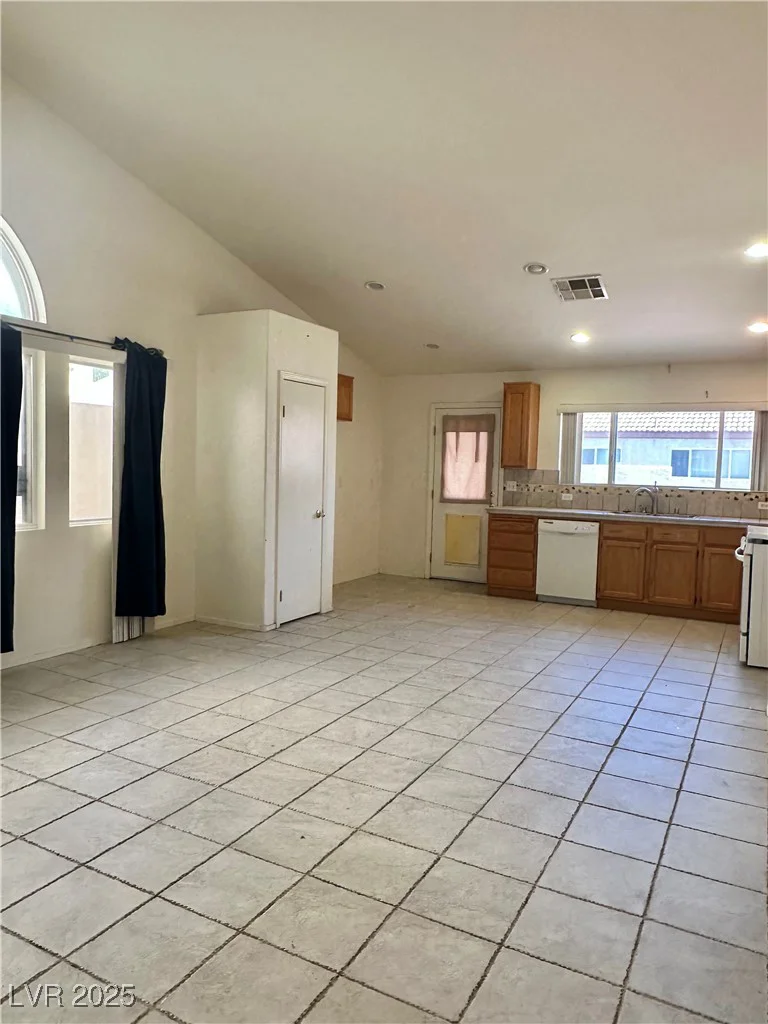 8900 Big Bear Pines, Las Vegas, NV 89143