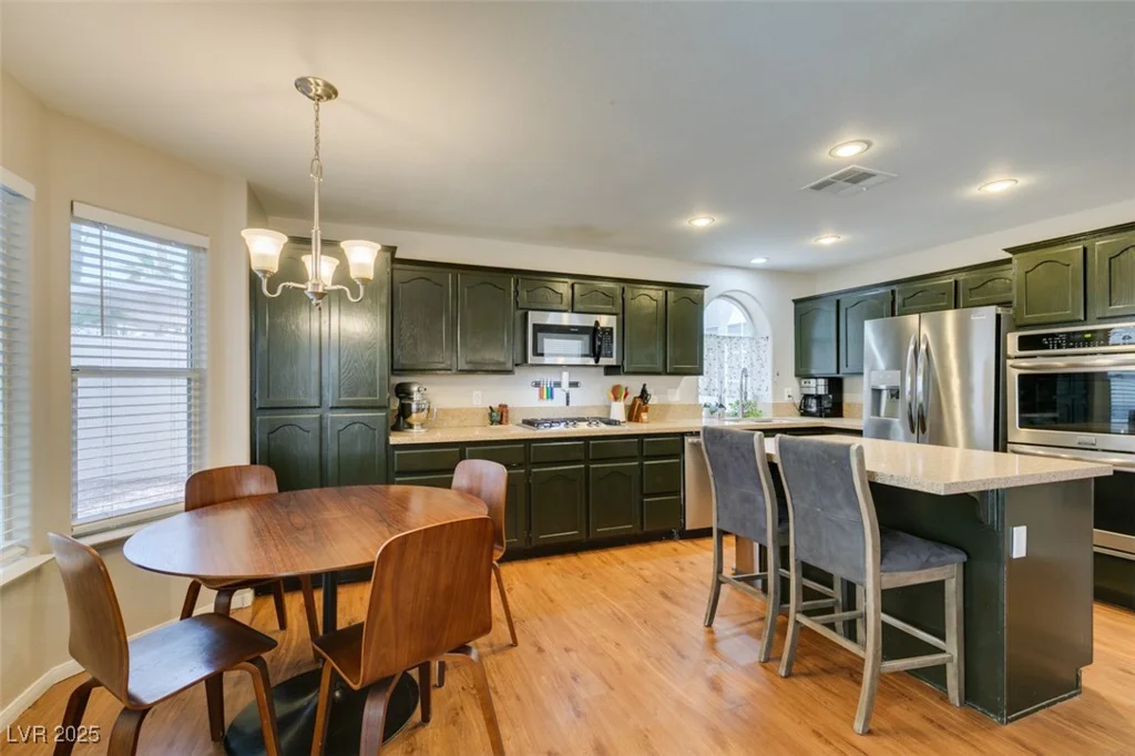 8021 Hilliard, Las Vegas, NV 89128