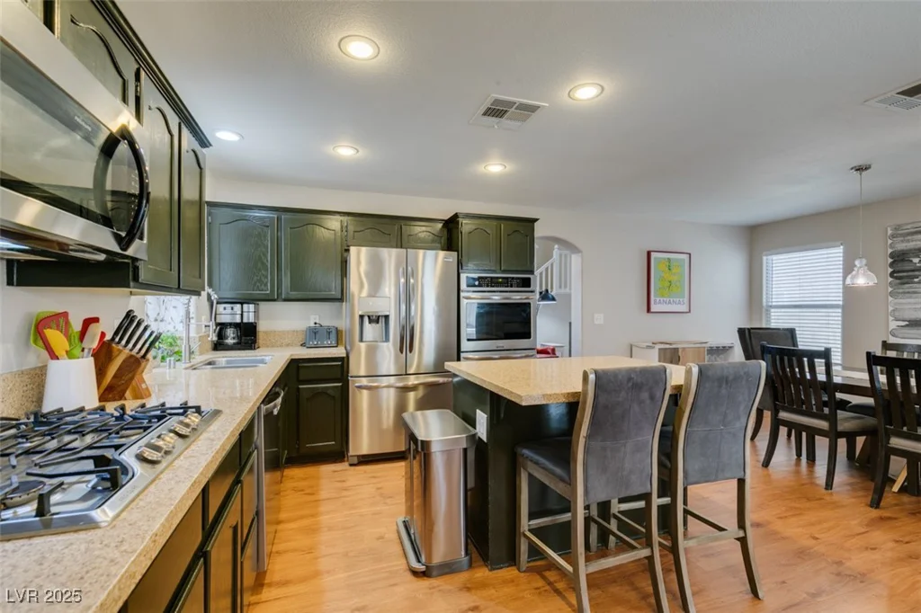 8021 Hilliard, Las Vegas, NV 89128