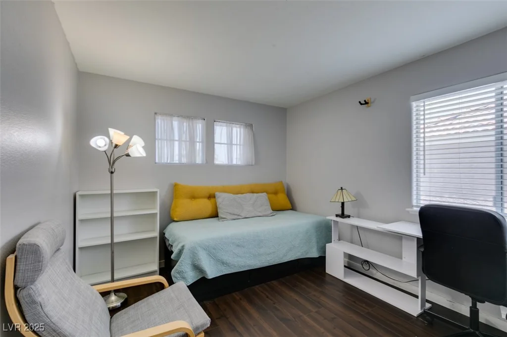 8021 Hilliard, Las Vegas, NV 89128