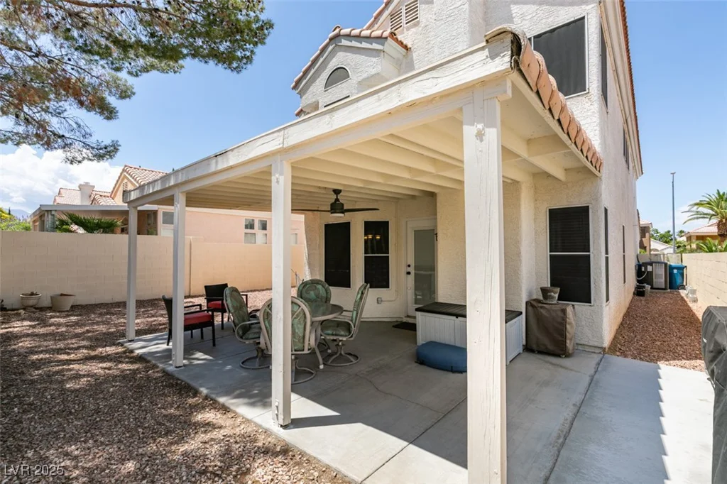 8021 Hilliard, Las Vegas, NV 89128