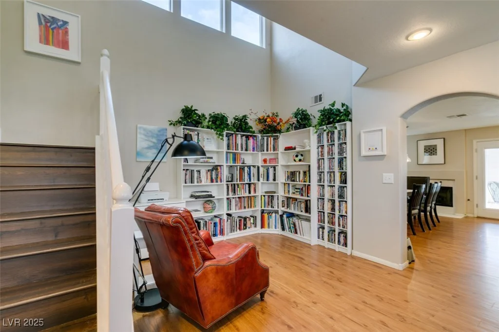 8021 Hilliard, Las Vegas, NV 89128