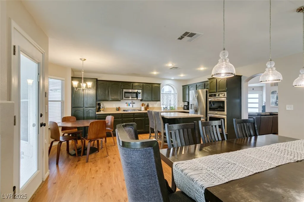 8021 Hilliard, Las Vegas, NV 89128