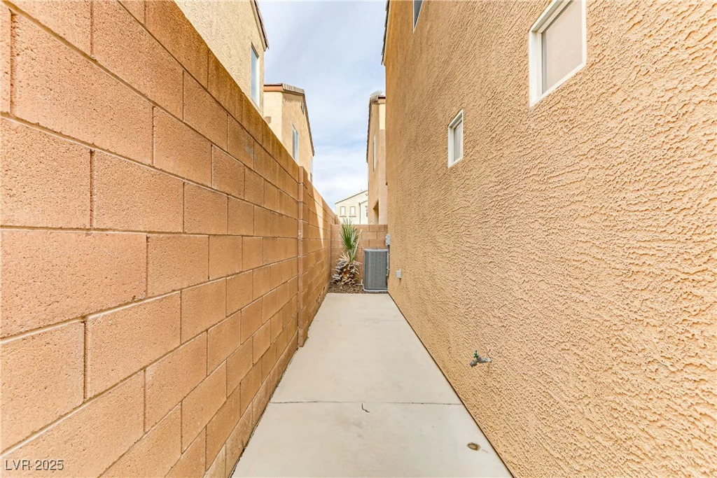 6953 Graceful Cloud, Henderson, NV 89011