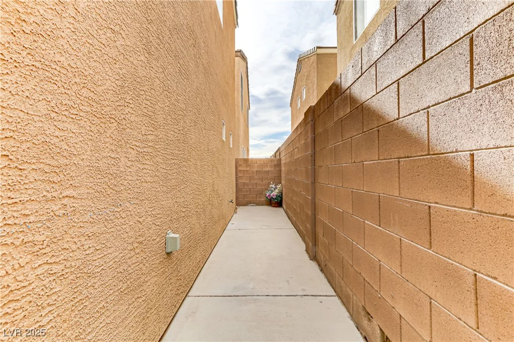 6953 Graceful Cloud, Henderson, NV 89011