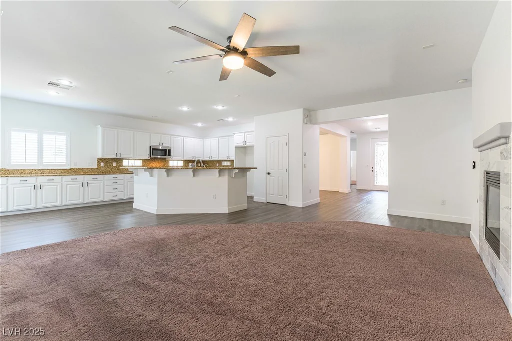 913 Hickory Park, Las Vegas, NV 89138