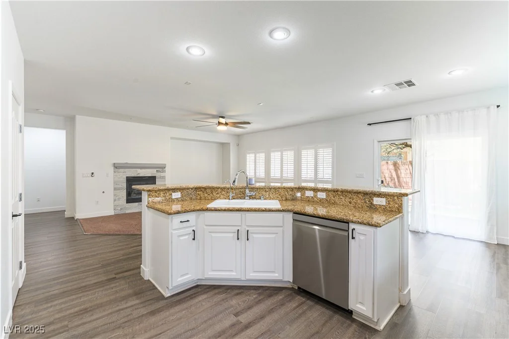 913 Hickory Park, Las Vegas, NV 89138