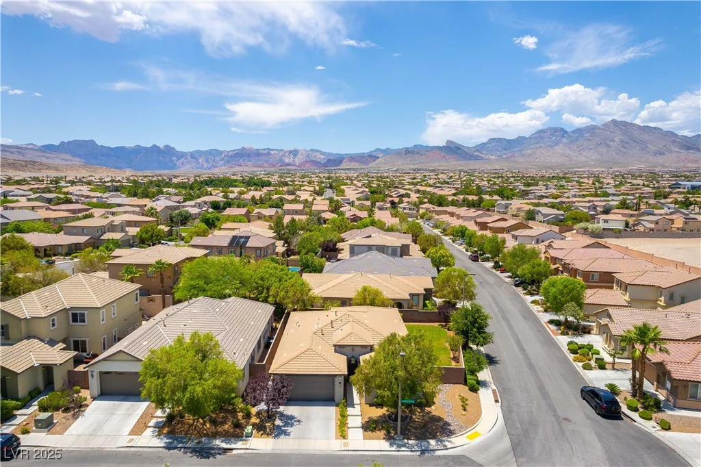 913 Hickory Park, Las Vegas, NV 89138