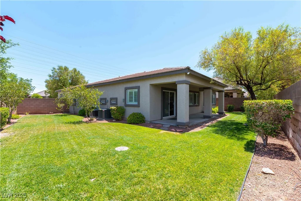 913 Hickory Park, Las Vegas, NV 89138