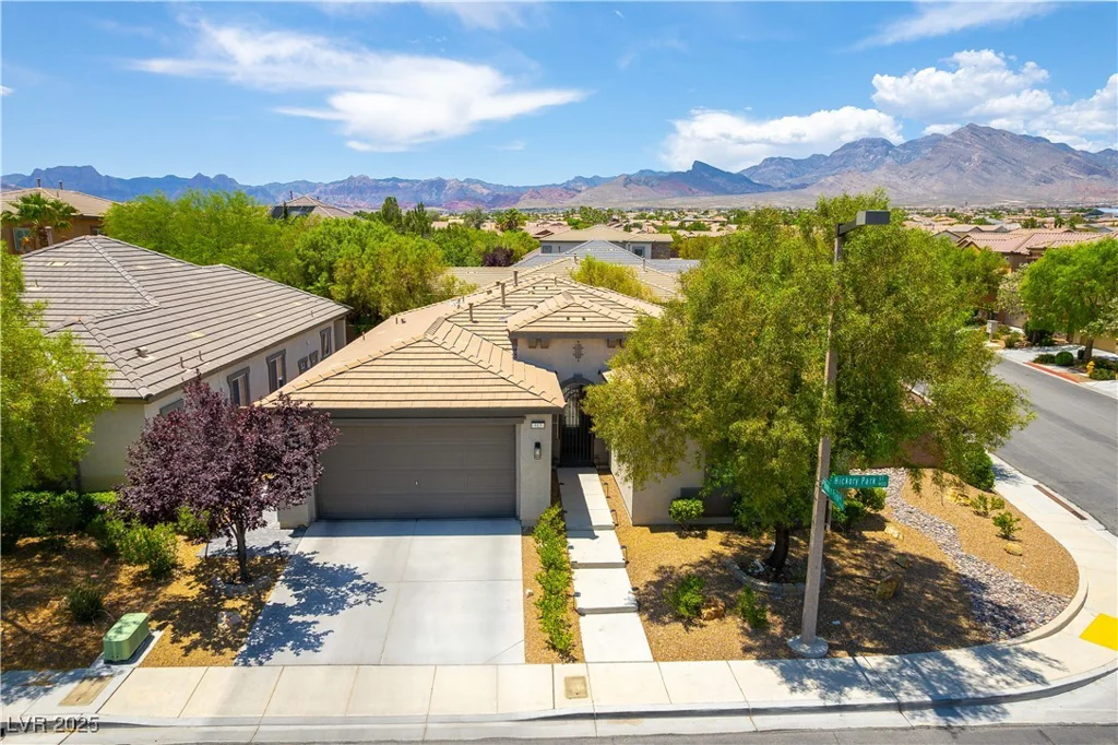 913 Hickory Park, Las Vegas, NV 89138