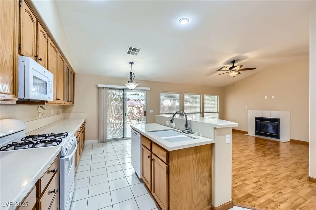 3640 Snowy Pines, Las Vegas, NV 89147