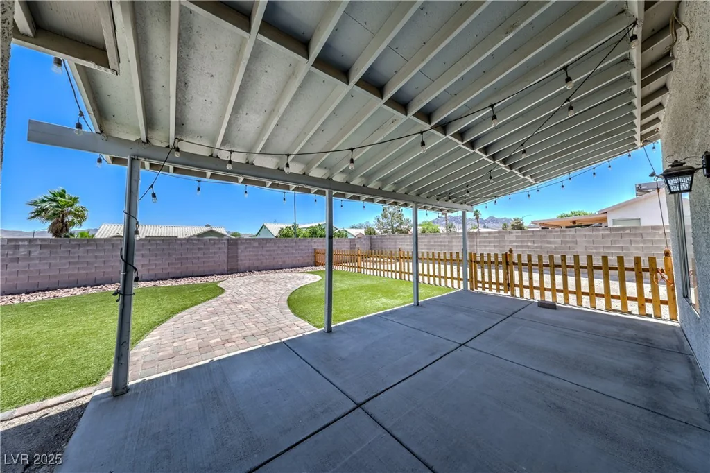 842 Envoy, Henderson, NV 89002