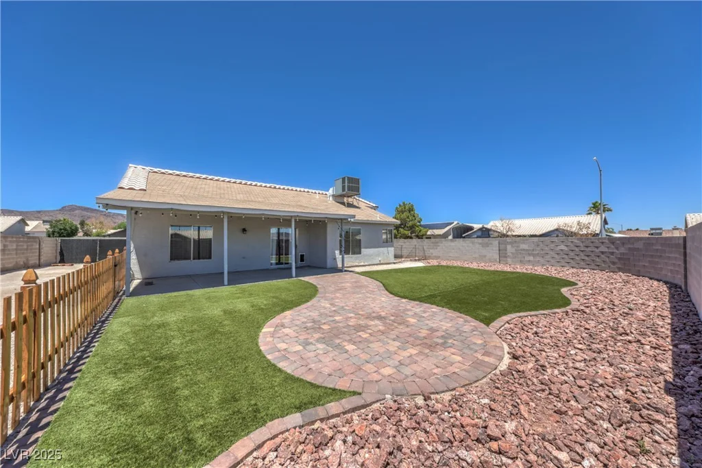 842 Envoy, Henderson, NV 89002