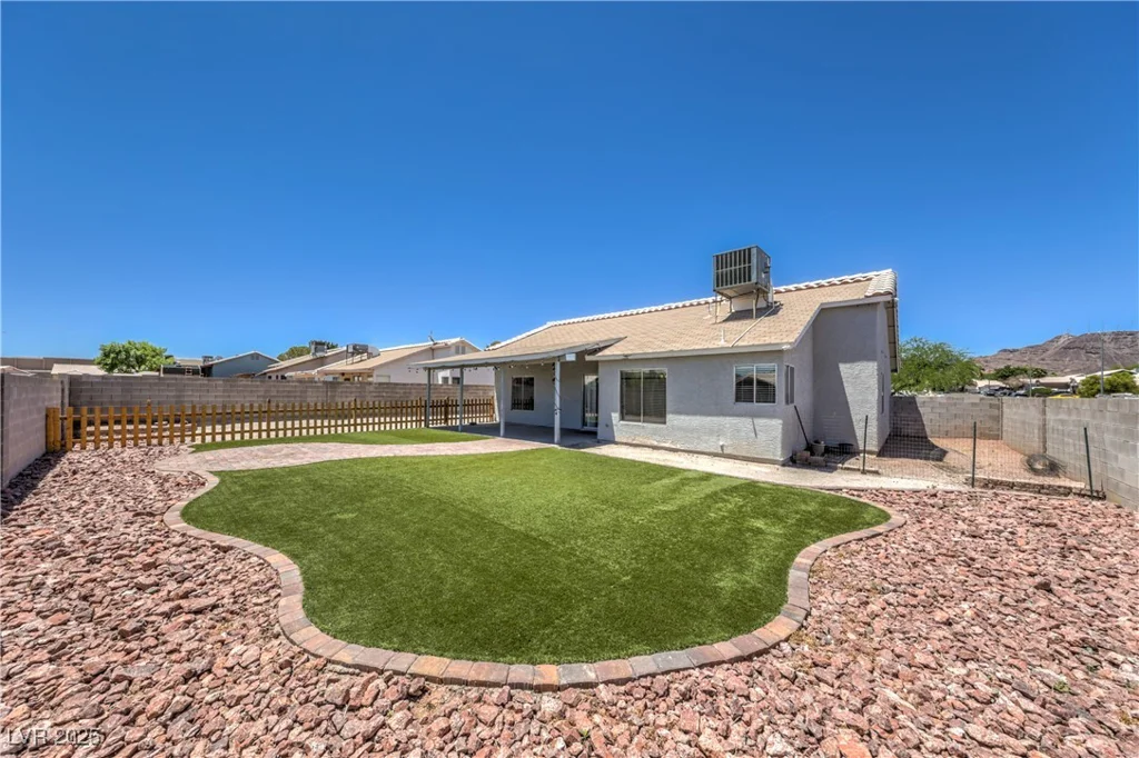 842 Envoy, Henderson, NV 89002