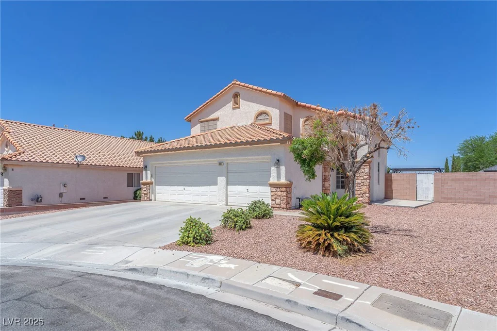 690 Great Dane, Henderson, NV 89052