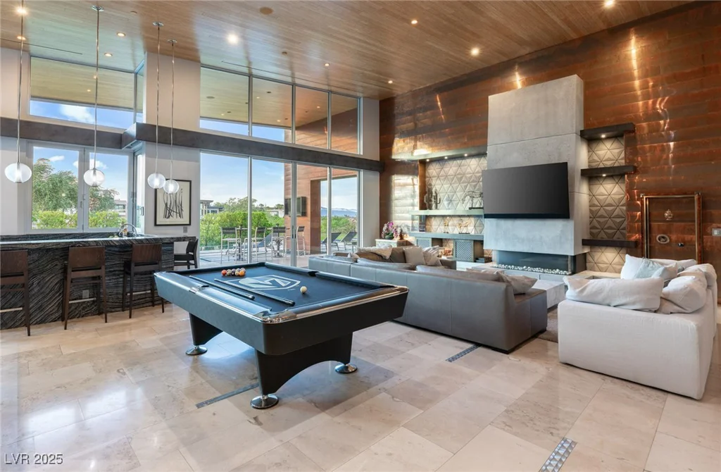 8 Meadowhawk, Las Vegas, NV 89135