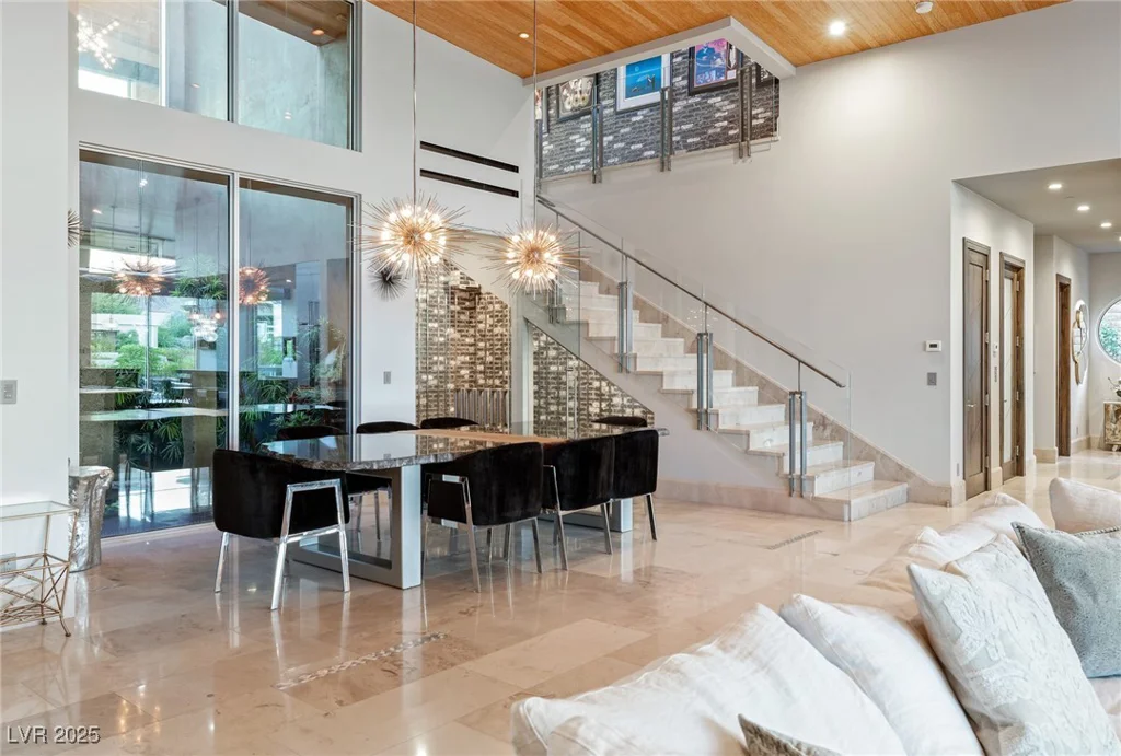 8 Meadowhawk, Las Vegas, NV 89135
