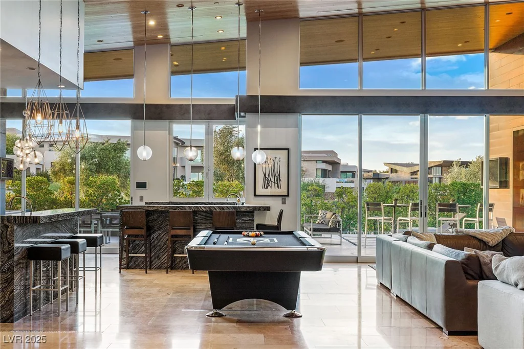 8 Meadowhawk, Las Vegas, NV 89135