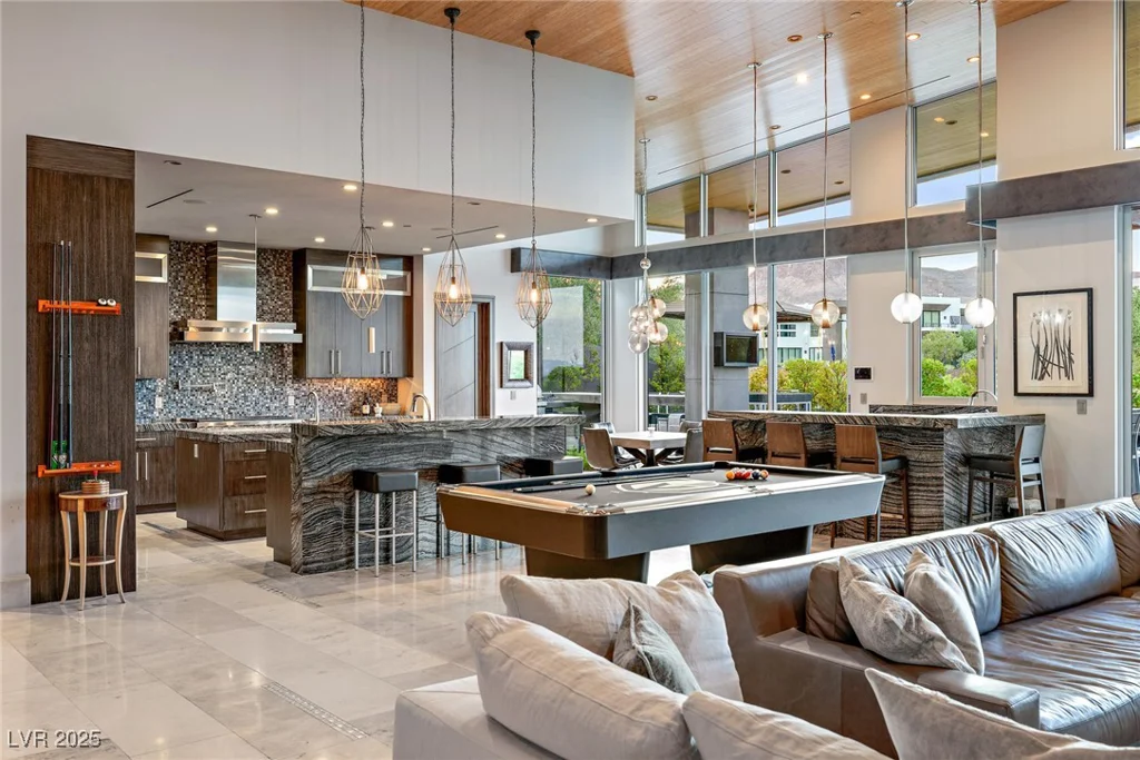 8 Meadowhawk, Las Vegas, NV 89135