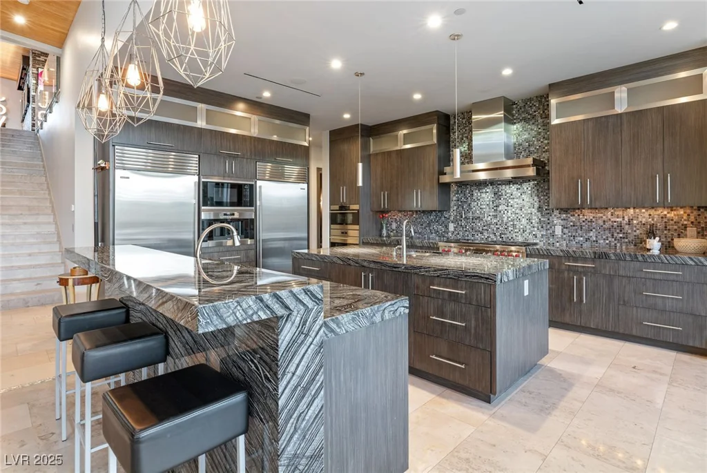 8 Meadowhawk, Las Vegas, NV 89135