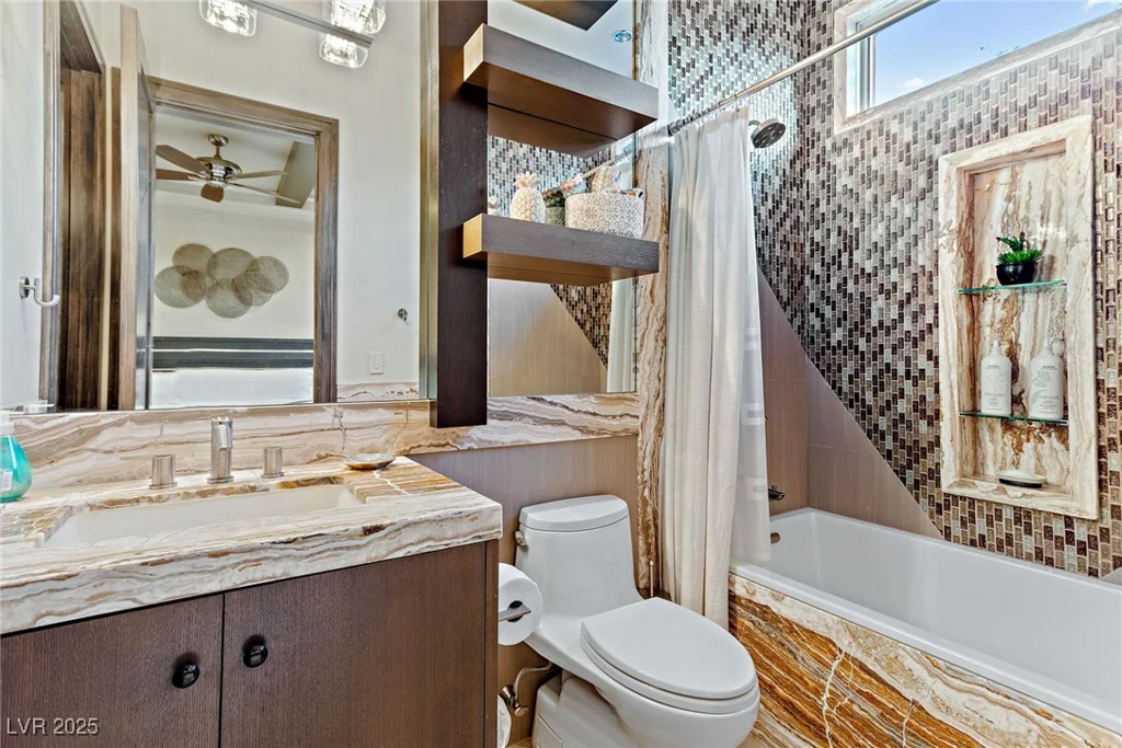 8 Meadowhawk, Las Vegas, NV 89135