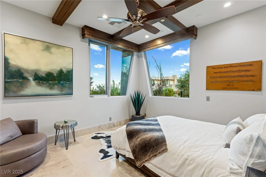 8 Meadowhawk, Las Vegas, NV 89135