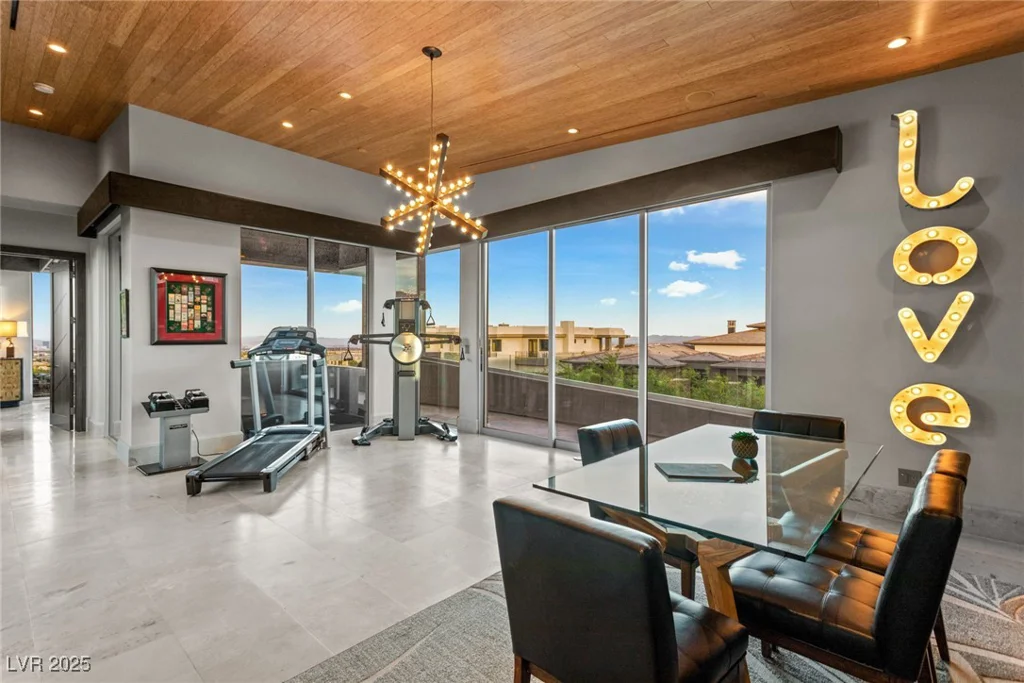8 Meadowhawk, Las Vegas, NV 89135
