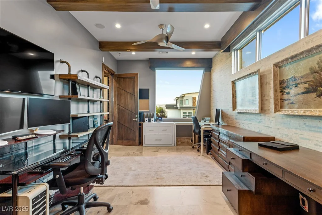 8 Meadowhawk, Las Vegas, NV 89135