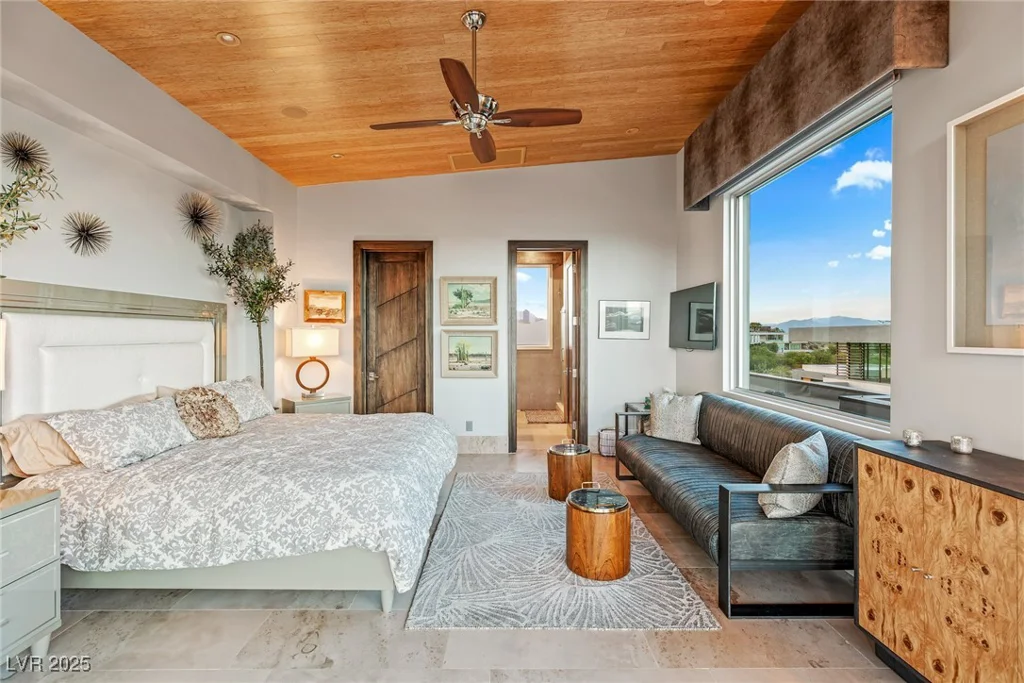 8 Meadowhawk, Las Vegas, NV 89135