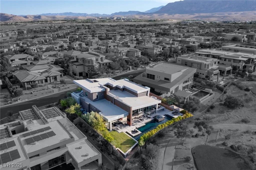 8 Meadowhawk, Las Vegas, NV 89135