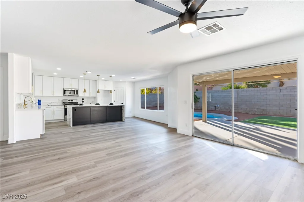 9541 Summersweet, Las Vegas, NV 89123